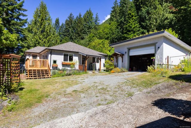 4 of 50 - 10093 Youbou Rd, Youbou, BC
