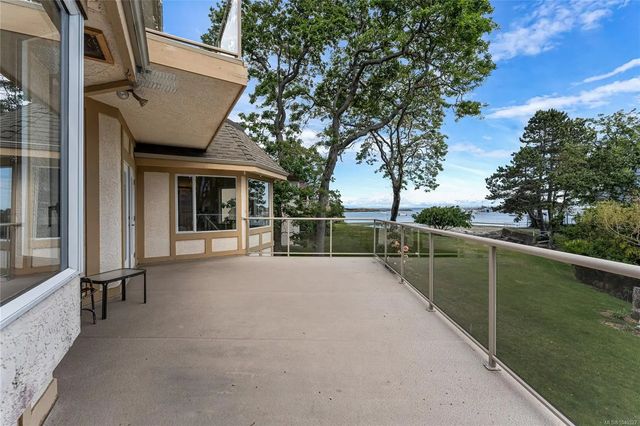 4 of 63 - 2717 Somass Dr, Oak Bay, BC