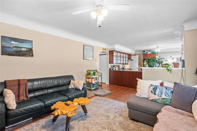 4 of 43 - 861 Tillicum Rd, Esquimalt, BC