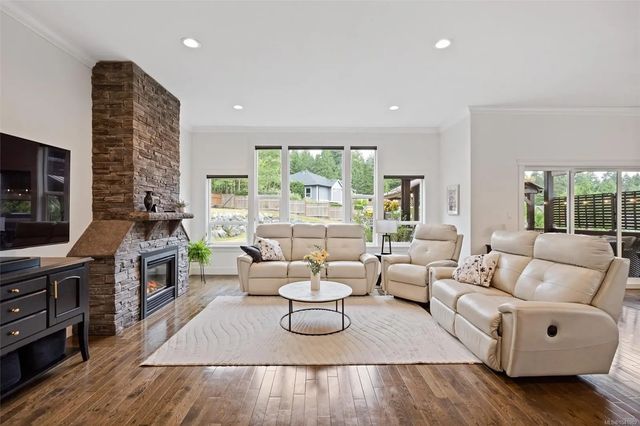 2 of 40 - 943 Deloume Rd, Mill Bay, BC