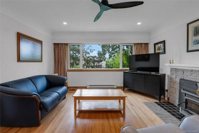 4 of 48 - 628 Fernhill Rd, Esquimalt, BC