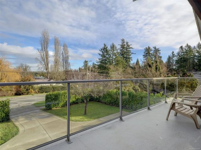 3 of 33 - 7224 East Saanich Rd, Central Saanich, BC
