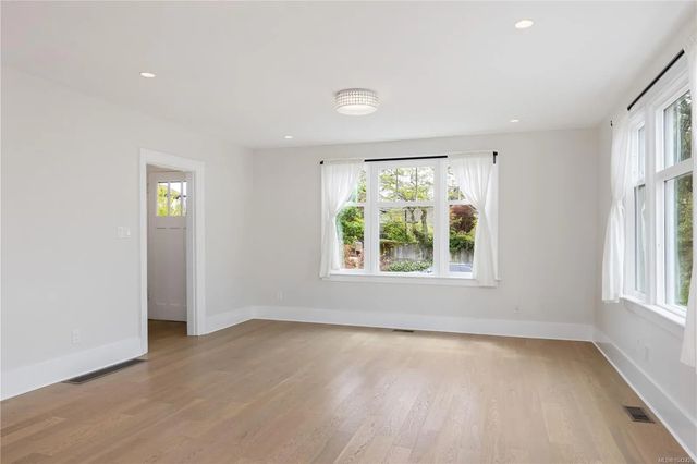 3 of 55 - 2052 Carrick St, Oak Bay, BC