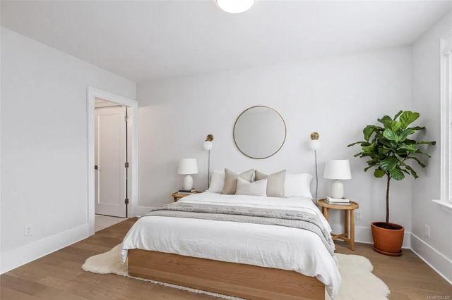 4 of 55 - 2052 Carrick St, Oak Bay, BC