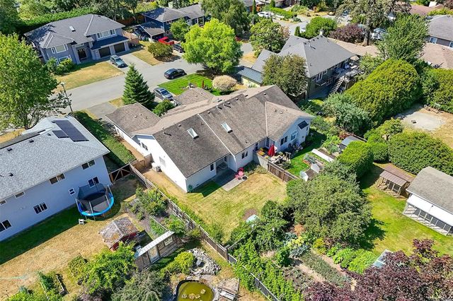 5 of 38 - 1108 Lucille Dr, Central Saanich, BC