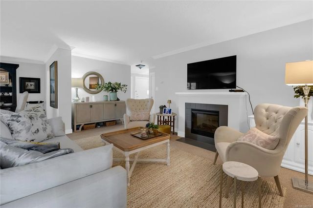 3 of 27 - 2125 Oak Bay Ave 205, Oak Bay, BC