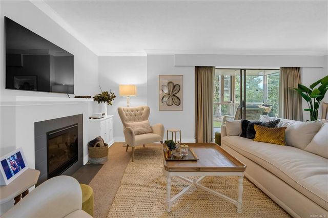 4 of 27 - 2125 Oak Bay Ave 205, Oak Bay, BC