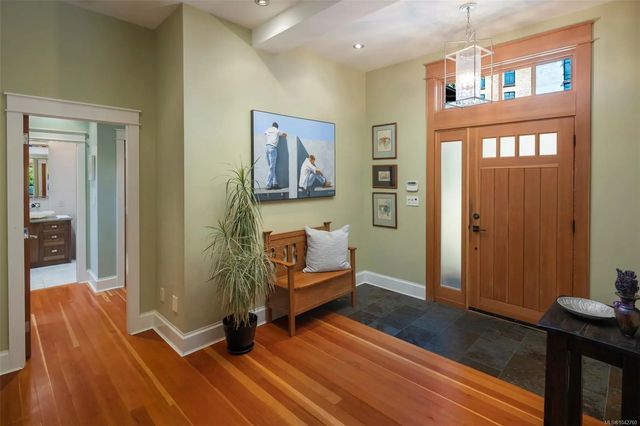 3 of 49 - 849 Dunsmuir Rd 1, Esquimalt, BC