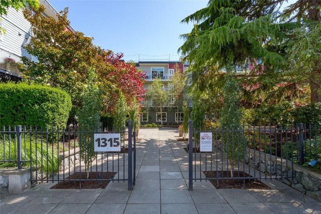 3 of 27 - 1315 Esquimalt Rd 320, Esquimalt, BC