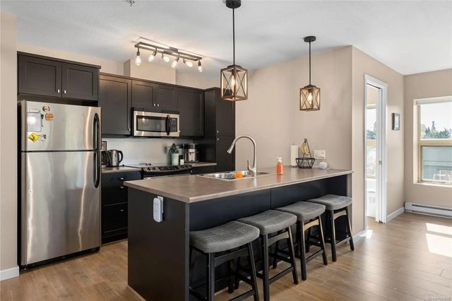 4 of 27 - 555 Franklyn St 310, Nanaimo, BC