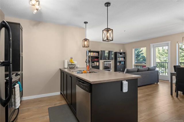 5 of 27 - 555 Franklyn St 310, Nanaimo, BC