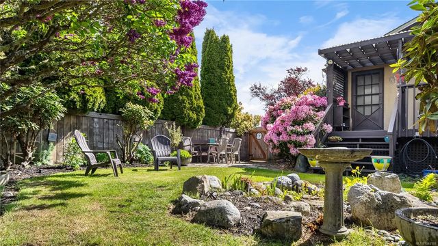 4 of 27 - 2678 Dunlevy St, Oak Bay, BC