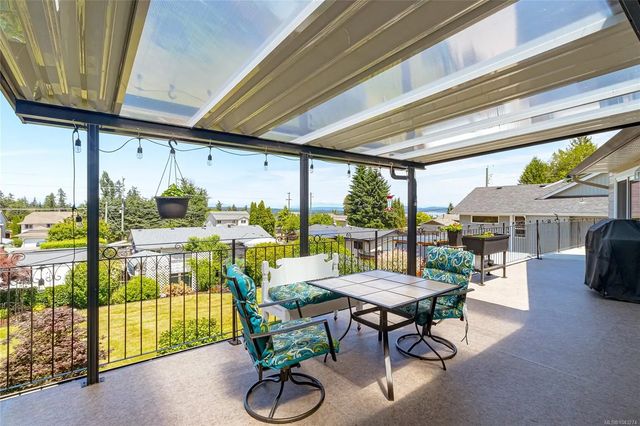 3 of 65 - 587 Hillcrest Ave, Ladysmith, BC