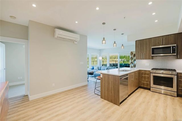 4 of 34 - 2500 Hackett Cres 501, Central Saanich, BC
