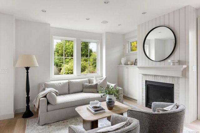 3 of 30 - 2456 Plumer St, Oak Bay, BC