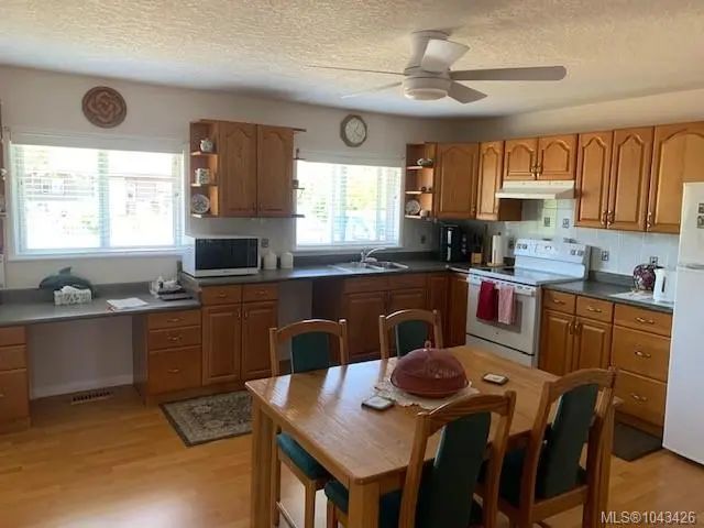 5 of 18 - 509 Warren St, Ladysmith, BC