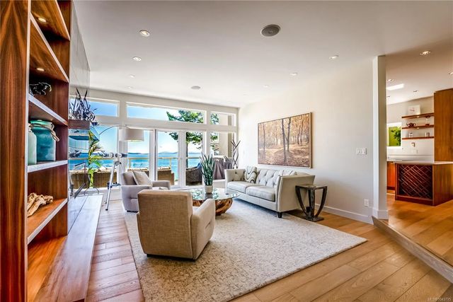 5 of 47 - 4771 Cordova Bay Rd 20, Saanich, BC