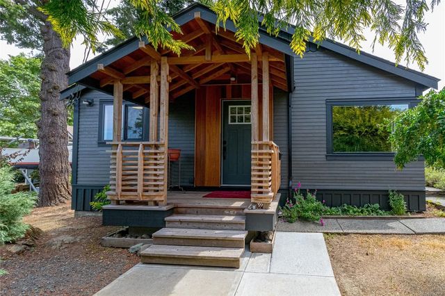 2 of 30 - 227 Stormont Rd, View Royal, BC