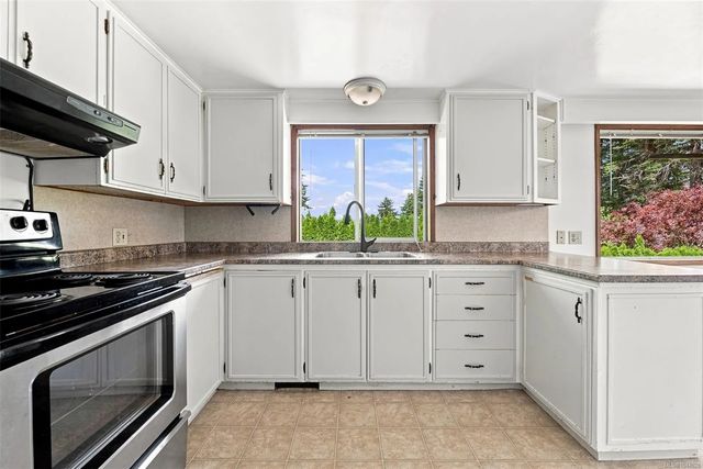 2 of 47 - 1900 Leyns Rd, Saanich, BC