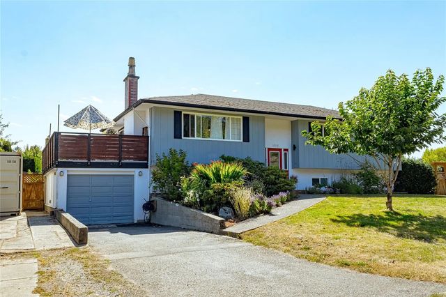 2 of 42 - 1510 Edgemont Rd, Saanich, BC