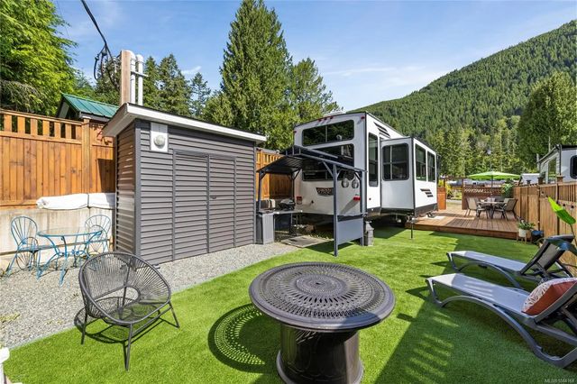 5 of 57 - 8389 Sa-seen-os Rd 4a, Youbou, BC