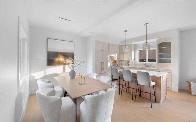 5 of 37 - 786 St. Patrick St A, Oak Bay, BC