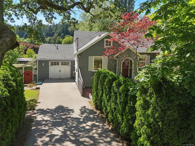 3 of 60 - 4296 Cedar Hill Rd, Saanich, BC