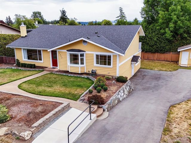 2 of 36 - 7927 Wallace Dr, Central Saanich, BC