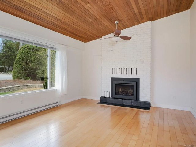 4 of 36 - 7927 Wallace Dr, Central Saanich, BC