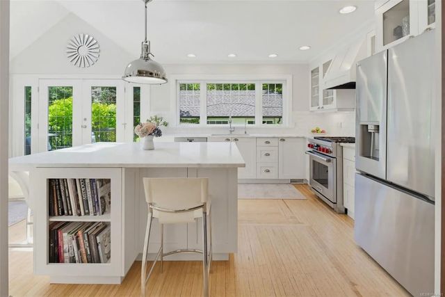 4 of 50 - 688 Falkland Rd, Oak Bay, BC