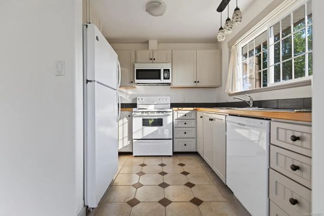 3 of 26 - 3166 Douglas St, Chemainus, BC