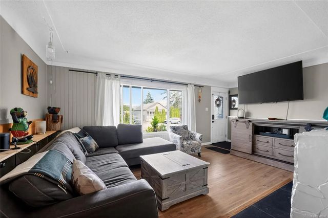 2 of 57 - 439 Stirling Ave, Nanaimo, BC