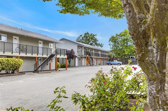 2 of 22 - 375 21st St 11, Courtenay, BC