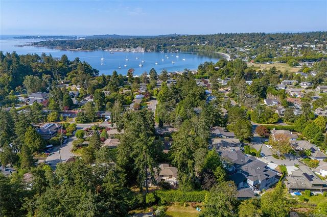 2 of 77 - 2680 Arbutus Rd, Saanich, BC