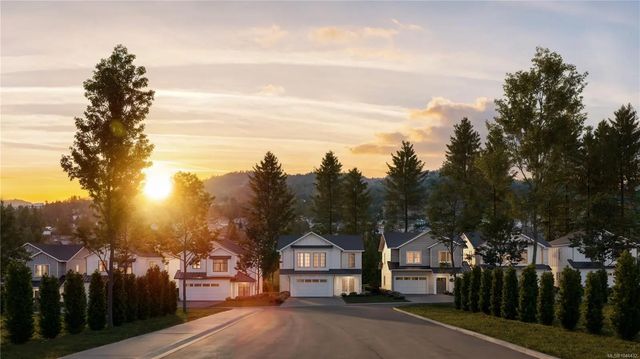 2 of 6 - 5 Madrona Pl, Langford, BC