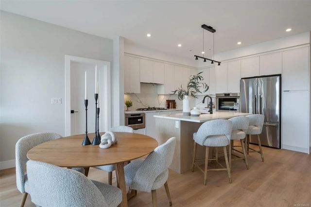 2 of 14 - 1810 Selenite Pl 603, Langford, BC