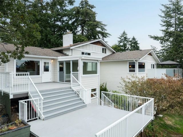 2 of 70 - 253/255 Heddle Ave, View Royal, BC