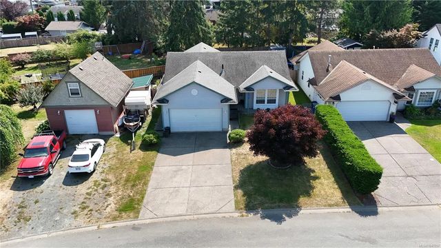 2 of 23 - 583 Rebecca Pl, Campbell River, BC