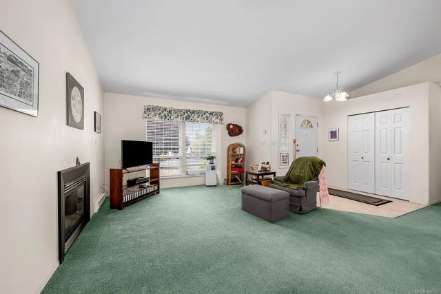 4 of 23 - 583 Rebecca Pl, Campbell River, BC