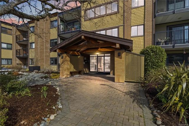 2 of 22 - 1870 Mckenzie Ave 224, Saanich, BC