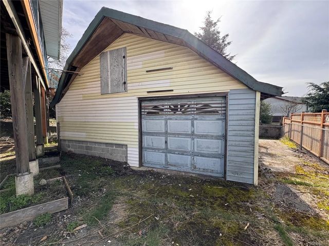 2 of 11 - 349 Rockland Rd, Campbell River, BC