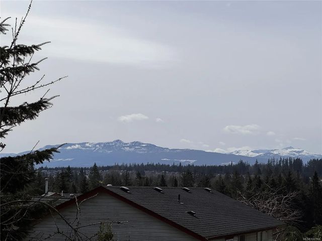 3 of 11 - 349 Rockland Rd, Campbell River, BC