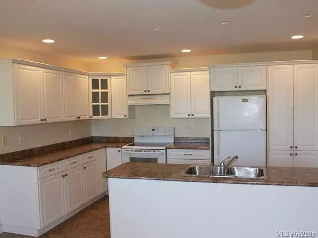 2 of 22 - 1610 Robert St, Crofton, BC