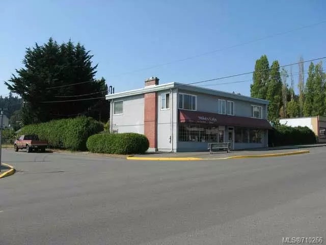 2 of 10 - 1578 Joan Ave, Crofton, BC