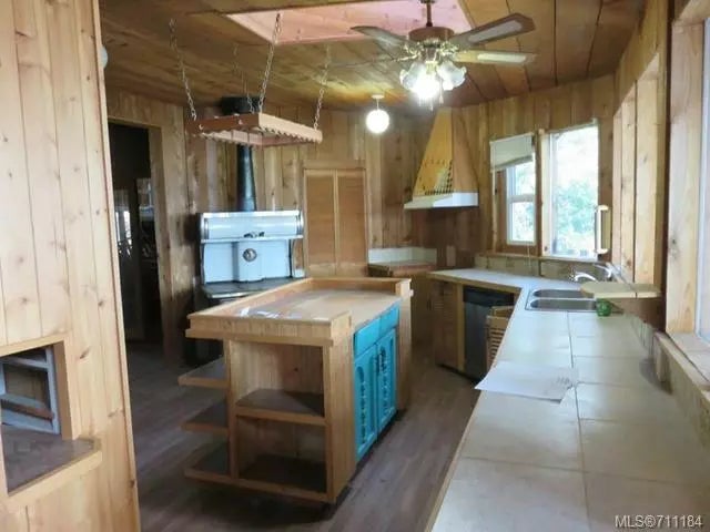 4 of 8 - 988 Khenipsen Rd, Cowichan Bay, BC