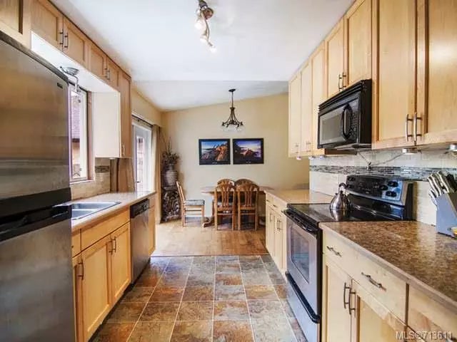 5 of 29 - 1804 Grafton Ave, Errington, BC