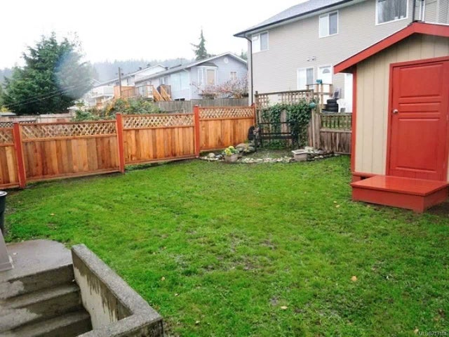 2 of 17 - 8110 Bertha St, Crofton, BC