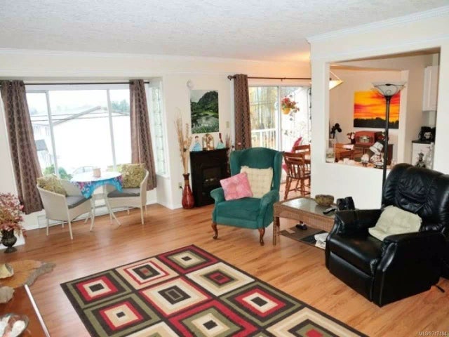 4 of 17 - 8110 Bertha St, Crofton, BC