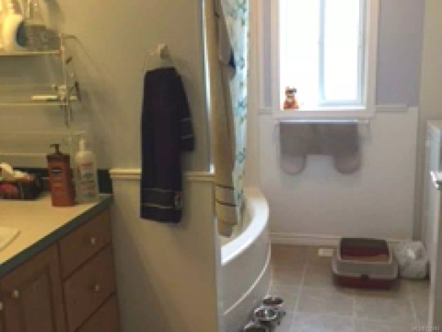 4 of 6 - 1733 Whibley Rd 6, Coombs, BC