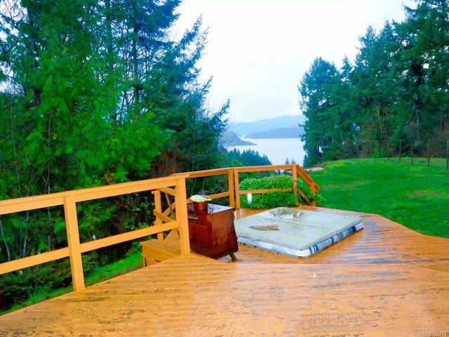 4 of 21 - 1099 Cherry Point Rd, Cowichan Bay, BC
